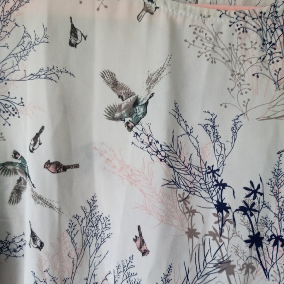 Philosophy Floral Blouse - Picture 3 of 4